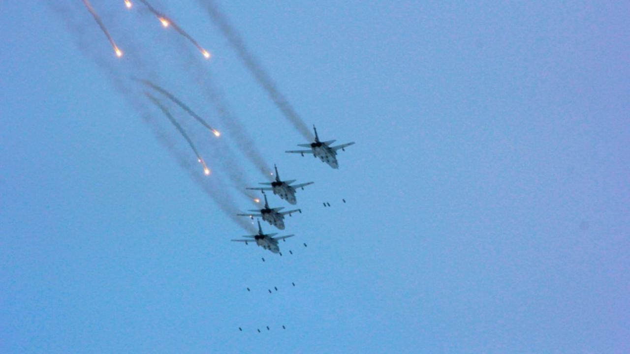 Экипажи бомбардировщиков Северного флота поразили наземные цели на полигоне Лумбовский